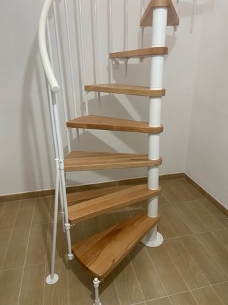 Escalera de caracol madera y metal