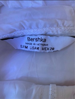 Chaqueta corta Bershka blanca