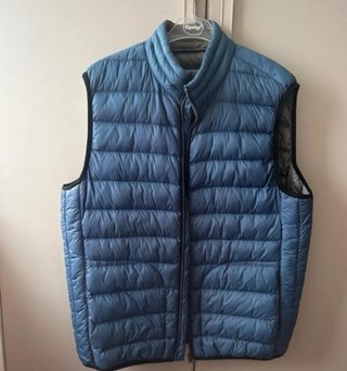 Chaleco acolchado hombre azul.