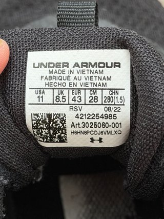 Zapatillas Under Armour Negras y Blancas