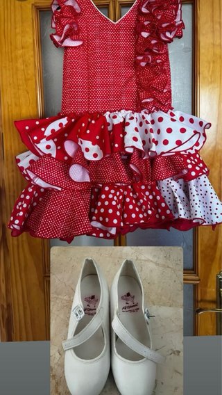 Vestido Gitana T.8 y Tacones T.30 solo una puesta