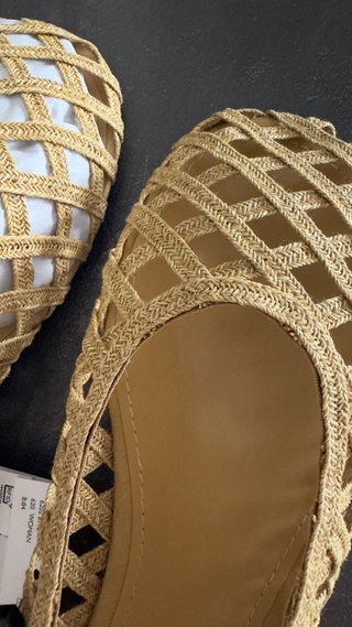 Zapatos planos Mango rejilla dorados talla 37
