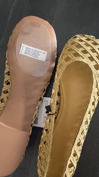 Zapatos planos Mango rejilla dorados talla 37