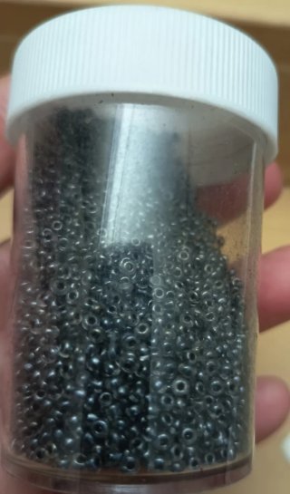 Lote 61,69 gr rocalla transparente centro negro