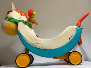 Correpasillos y balancín de caballo
