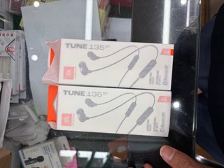 Auriculares Inalámbricos JBL Tune 135BT Negros