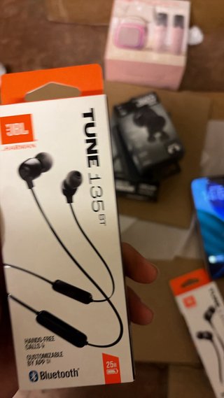 Auriculares Inalámbricos JBL Tune 135BT Negros