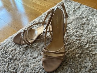 Sandali Sergio Rossi. Nuovi. T.38 Beige/Marrone