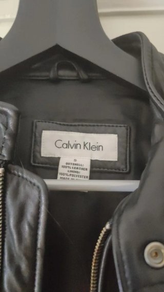 Chaqueta de cuero Calvin Klein negra