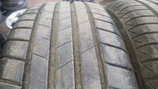 NEUMATICO 225/55R17