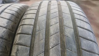 NEUMATICO 225/55R17