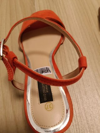 Sandalias coral tacón bajo UNIT COLLECTION T37