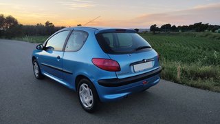 Peugeot 206 XR 75cv Gasolina MANTENIMIENTO INTEGRO