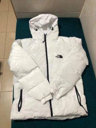 Abrigo Acolchado con Capucha Blan