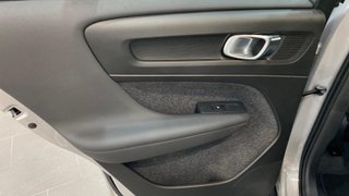 VOLVO XC40 2.0 B3 PLUS DARK AUTO 5P