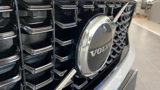 VOLVO XC40 2.0 B3 PLUS DARK AUTO 5P