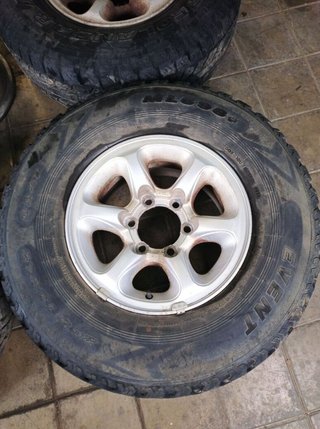 Juego de llantas mitsubishi 98751 montero v20 v40