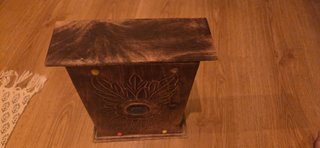 Mueble para llaves de madera maciza tallada