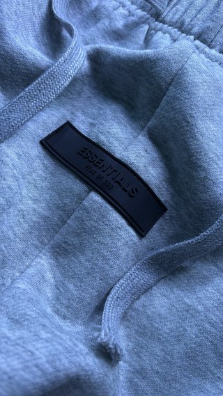 Pantalones grises Essentials