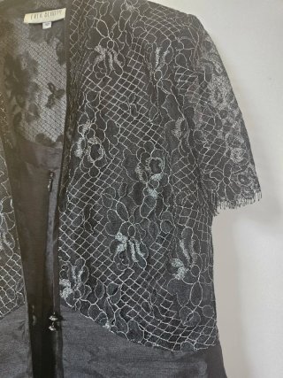 Vestido de fiesta negro con encaje