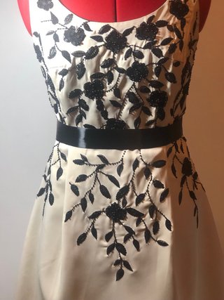 Vestido Corte Inglés Beige y Negro