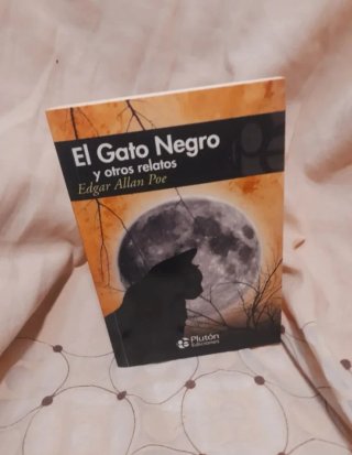 EL GATO NEGRO + REGALO & PABLO  IGLESIAS + REGALO