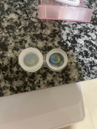 Estuche para lentillas, incluye lentillas dentro