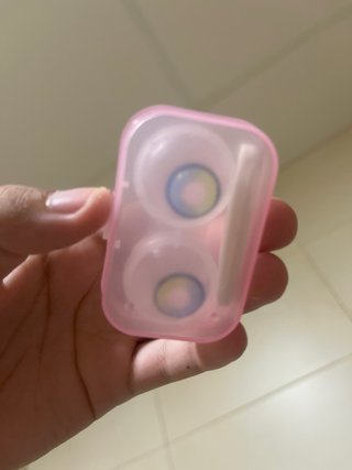 Estuche para lentillas, incluye lentillas dentro
