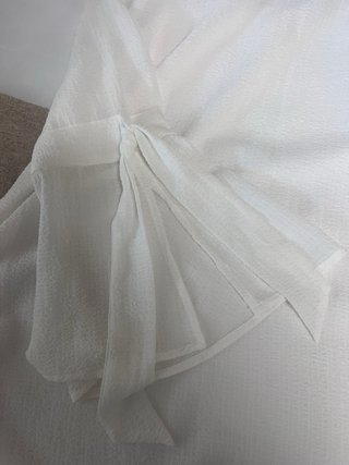 Blusa Calvin Klein blanca manga acampanada