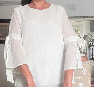 Blusa Calvin Klein blanca manga acampanada