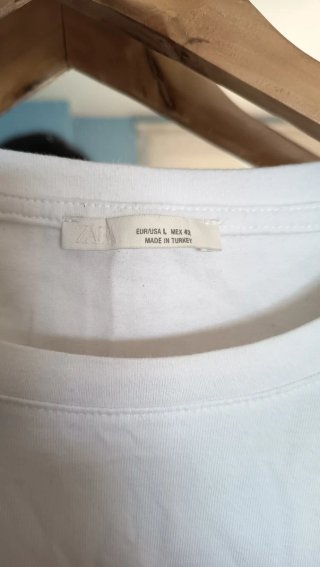 Lote Camiseta Azul y Blanca + Pantalón Beige