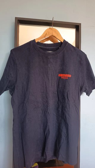 Lote Camiseta Azul y Blanca + Pantalón Beige