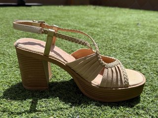 Sandalias Mustang Talla 40 Beige/Oro