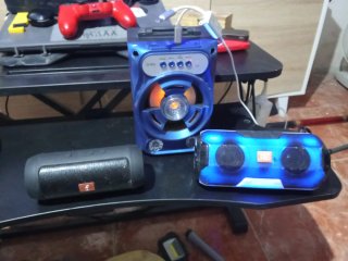 Altavoces Bluetooth Azul y Multicolor