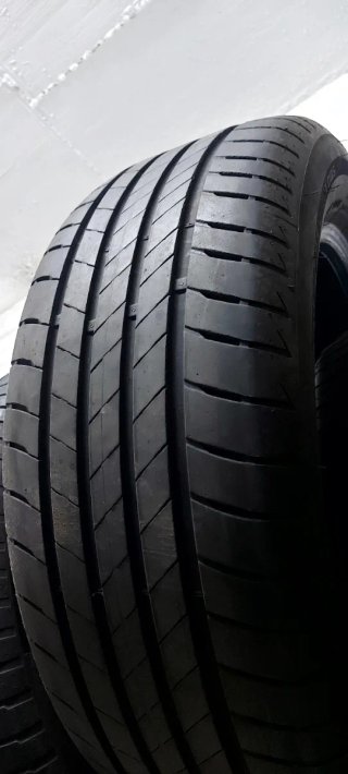 235/55 R18 100V