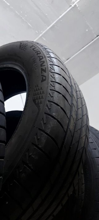 235/55 R18 100V