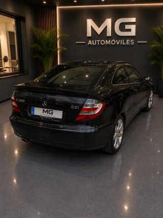 Mercedes-Benz Clase C 2005