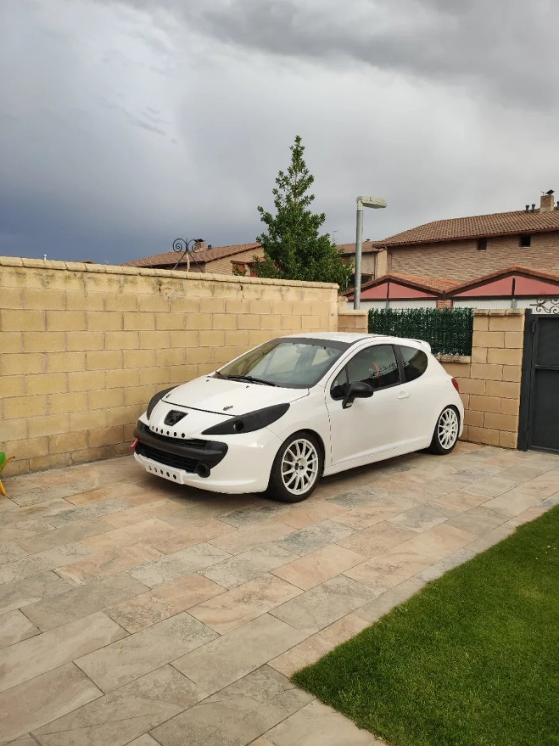 Peugeot 207 2009 - foto 1