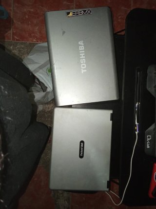 Ordenadores el thosiba y packard bell.