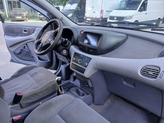 Nissan Almera tino 2.2tdi 2005