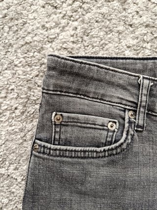 Vaquero pitillo gris Zara