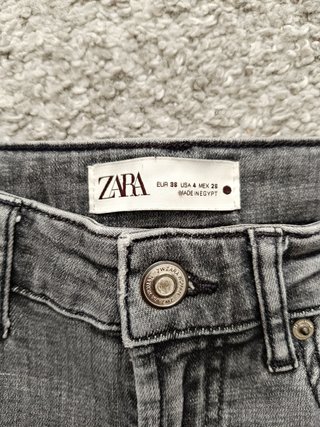 Vaquero pitillo gris Zara