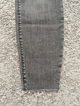Vaquero pitillo gris Zara