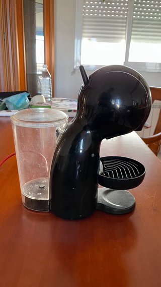 Cafetera Nescafé Dolce Gusto Negra