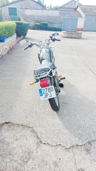 Yamaha YBR 125 Custom Negra