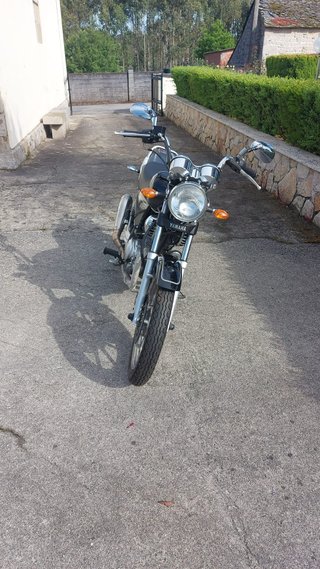 Yamaha YBR 125 Custom Negra