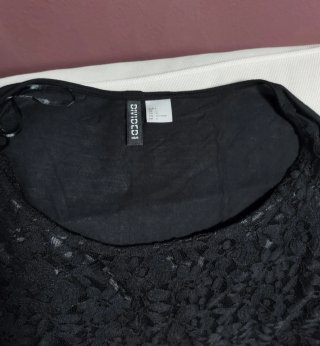 Blusa encaje negro talla L