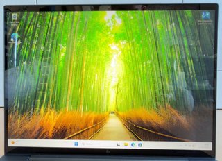 HP Dragonfly G4 i7 13th Gen 32GB RAM Táctil