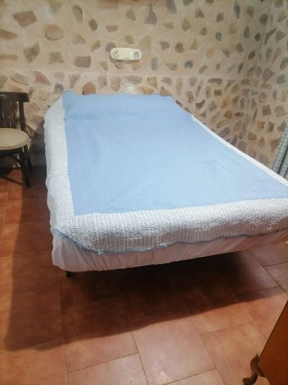 Mesa de centro y cama