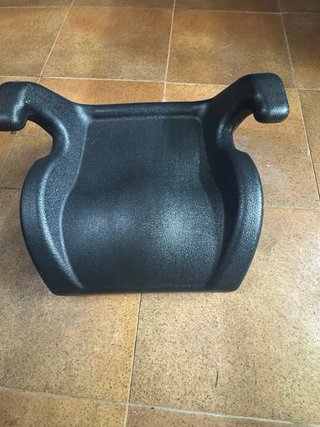 Alzador coche con Isofix como nuevo
